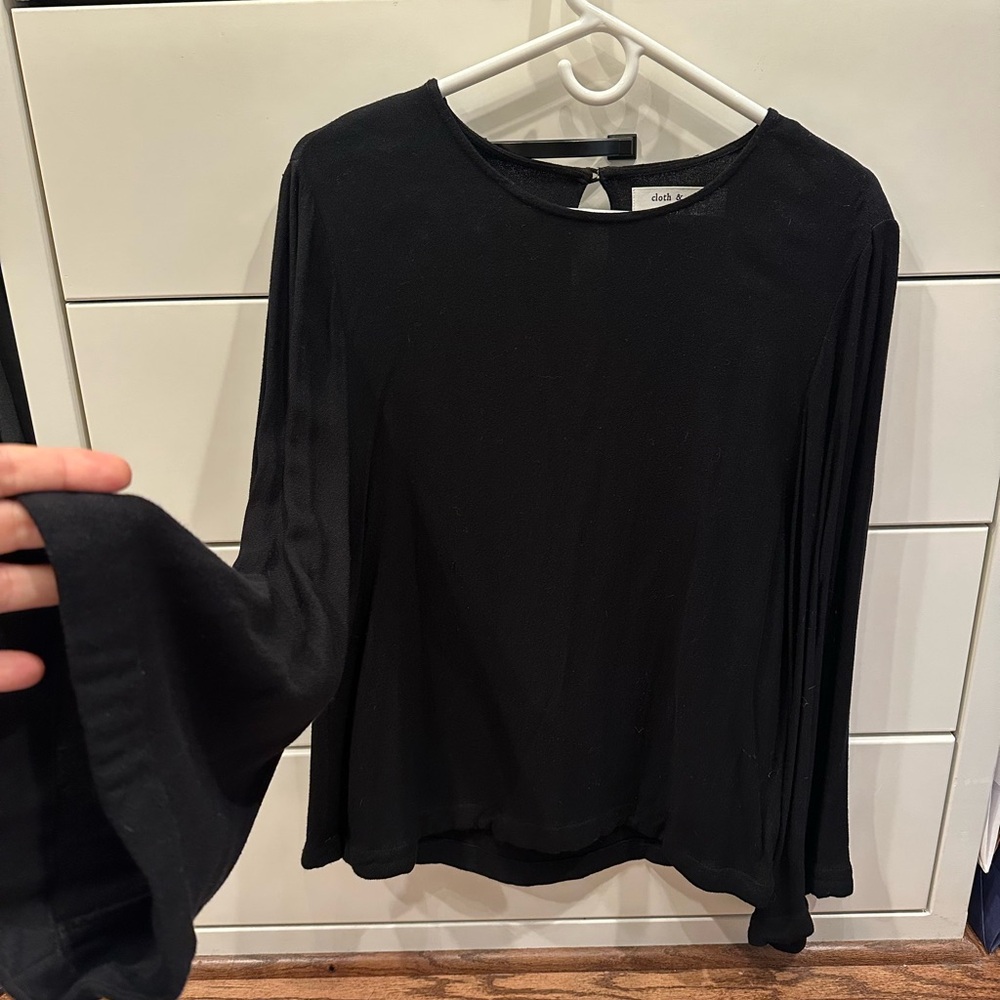 Cloth & Stone Women's Black Long Sleeve Top with Bell Sleeves